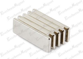 Porcellana magneti permanenti da 30 * 10 * 2 millimetri N38 NdFeB per i prodotti elettronici fornitore