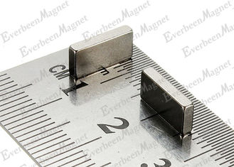 Porcellana Magneti permanenti su misura di NdFeB del blocchetto di alto potere 10 * 5 * 2 millimetri per gli strumenti fornitore