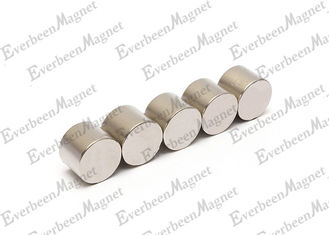 Porcellana Magnete diametralmente magnetizzato 3/16&quot; del cilindro diametro x 3/8&quot; densamente per i prodotti elettrici fornitore