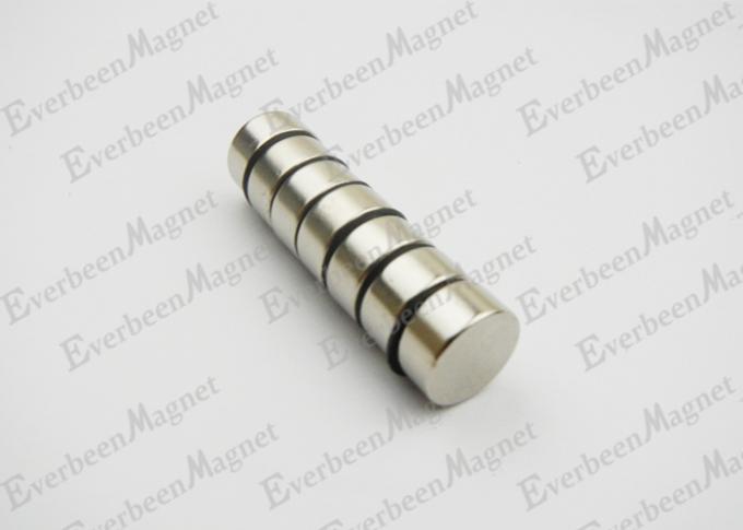 Diametro permanente dei magneti del neodimio del forte disco 15 millimetri * 7 millimetri di spessore di colore dell'argento
